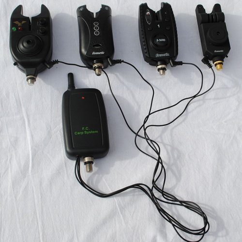 Univerzális kapásjelző közösítő